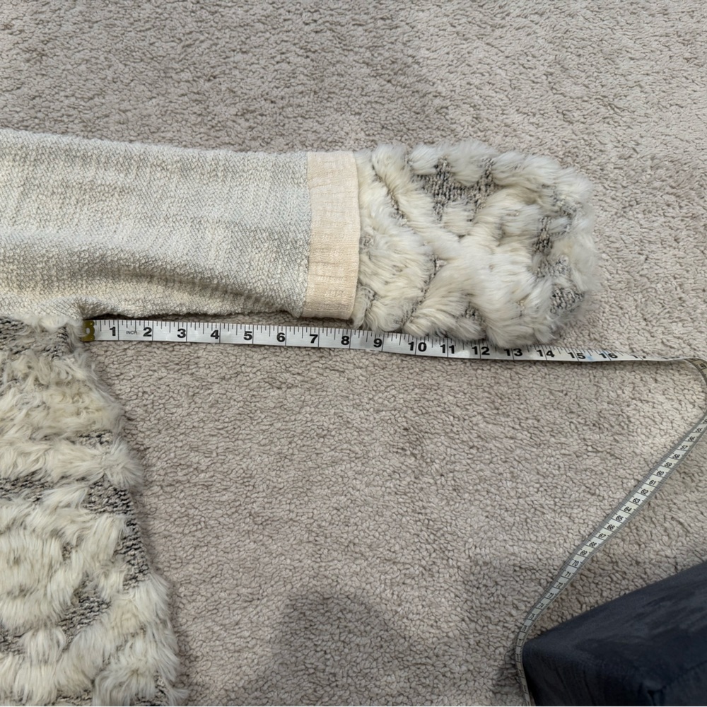 Amadi Anthropologie Women’s Sweater Large Textured Faux Fur Cream Neutral - Picture 7 of 8